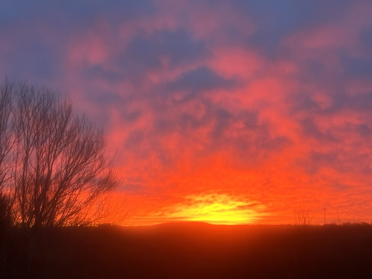 Beautiful #sunrise this morning. #DutchessCounty #NewYork #Lagrange ☀️