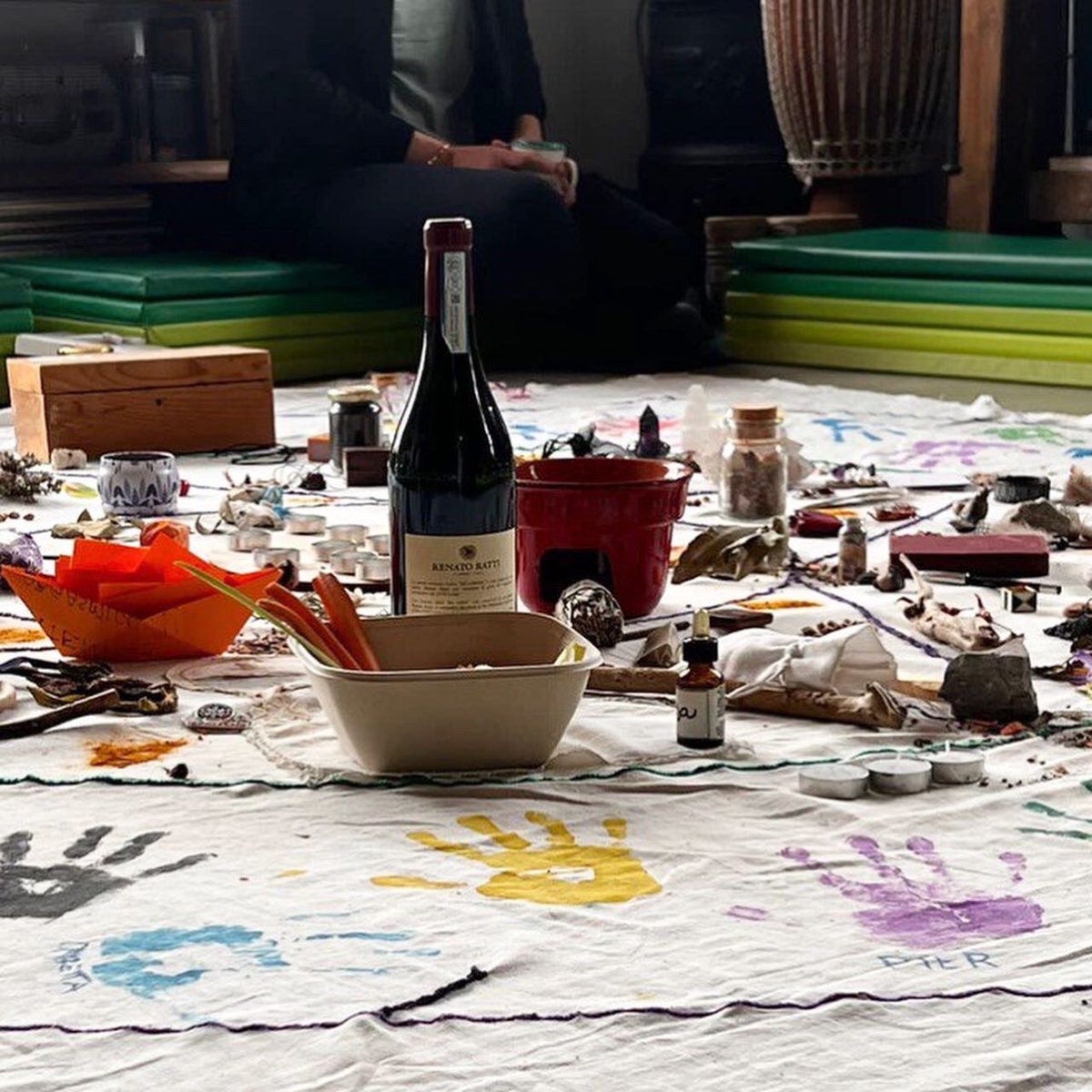 santinastorni's tweet image. ✨GRAZIE✨
Voglio #ringraziare tutti i partecipanti del #RitirodiPrimavera &apos;23.
Poiché la #frequenza raggiunta è stata #memorabile.
Tra prossime #Celebrazioni, #Cerimonie e nuove #stagioni, continuiamo ad onorare il nostro #Essere #Pienamente. 
#Qui ed #Ora
✨SANTINA✨
#ckr 🫴🏼✨