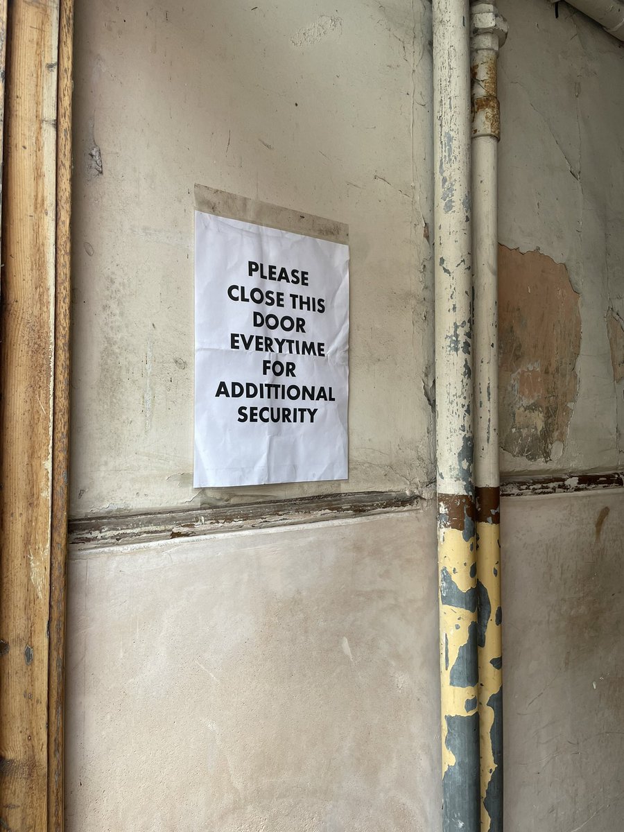 Those who fail to follow these simplest of instructions are the unsung heroes of this account. I only wish the decor didn’t look like someone had left a Millionaire’s Shortbread out over winter.