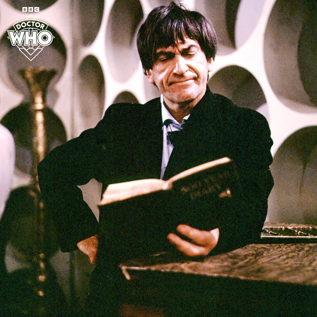 bbcdoctorwho's tweet photo. The Doctor with more tricks up his sleeve than buttons on his shirt - a Time Lord not to be underestimated! 💫

Remembering Patrick Troughton, the Second Doctor, on his birthday 🕯 https://t.co/aZOHjF4a0C