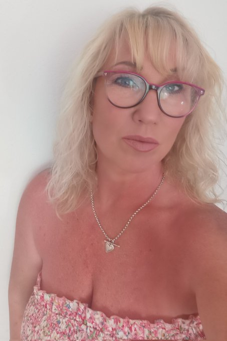 Nearly ready for fun ❤️ https://t.co/H6VZE7Gjm5 https://t.co/yCb4Bnm0Vr