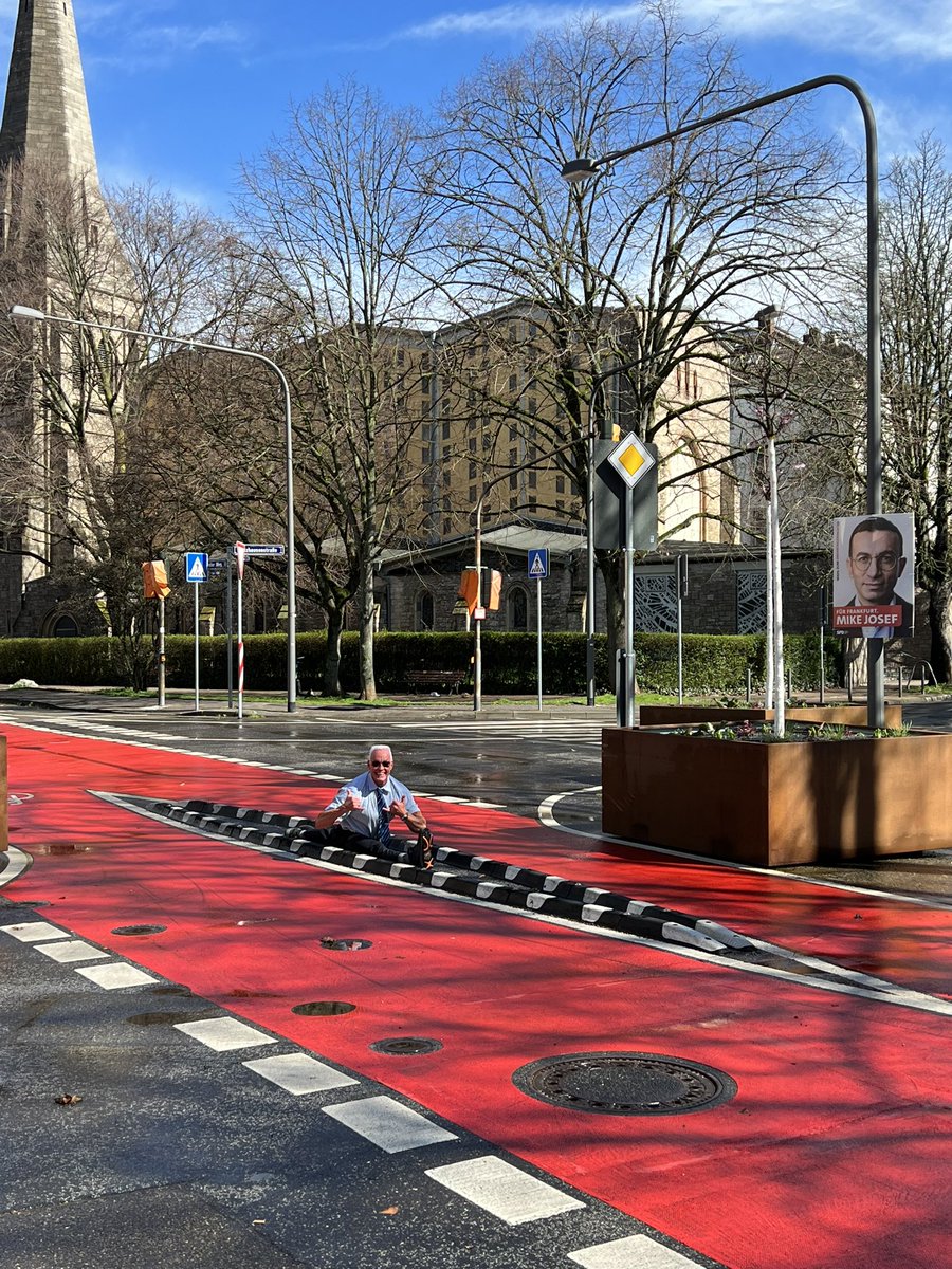 PeterWirth10's tweet image. Euch allen ein fantastisches Wochenende mit möglichst vielen sonnigen Momenten in eurem ♥️ #Verkehrswende @UliMolter