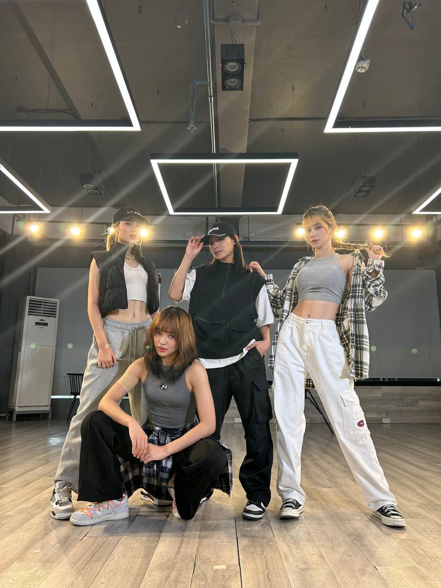 Boomerang Dance Practice Video now up on our YT 🪃💥

🎥: youtu.be/5Cz5GgoM4D0

#G22 #G22_Boomerang