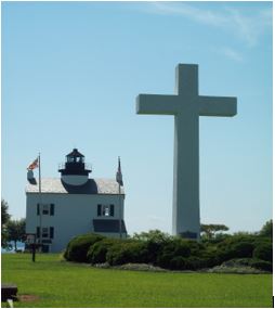 Happy Maryland Day 2023!
 Pictured below is the lighthouse and cross on Saint Clements Island. On this day in 1634, the first passengers landed here to start a new life in what would later become our State.  

#MarylandDay2023 #ArcAndTheDove

#MarlylandAlways❤️🤍🖤💛