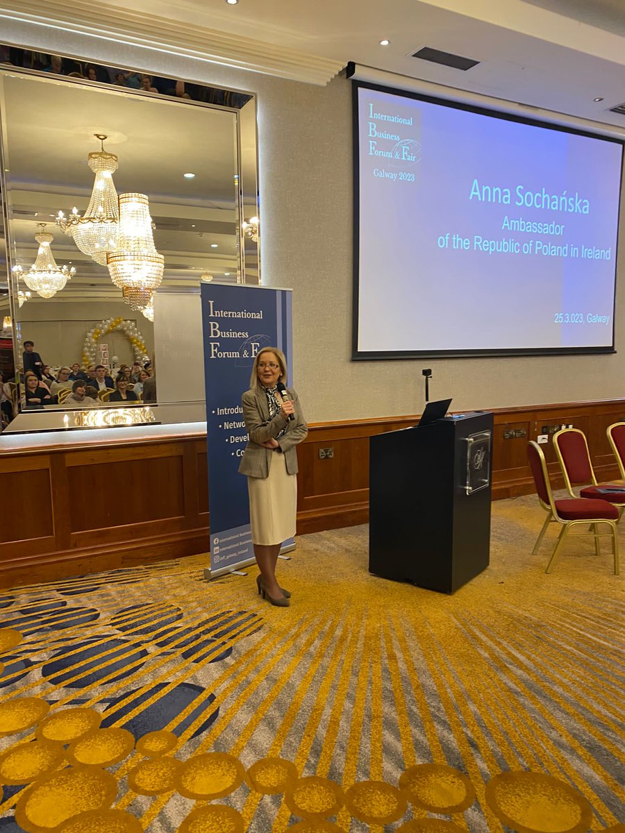 PLinIreland's tweet image. 🇵🇱Ambassador Anna Sochańska opens the first ever #IBFF linking 🇵🇱Polish, 🇮🇪Irish &amp;amp; migrant businesses🤝! Migrant businesses have a postive impact on the Irish economy. Thank you to the organisers for their hard work and to our Irish friends!🙏👏