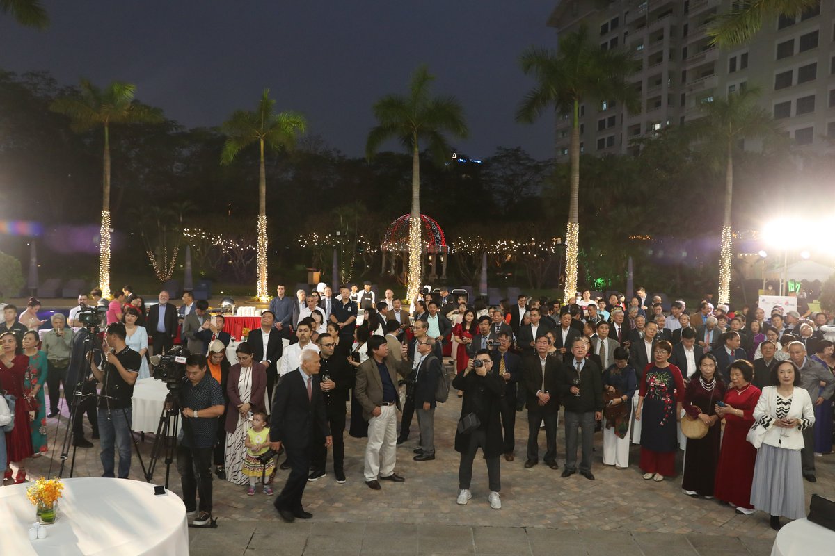 azerinviet's tweet photo. Photos with friends from Novruz Bayram celebrations in Hanoi, March 18, 2023. Special pleasure was to meet dear friends - Vietnamese studied in Azerbaijan 30-40 years ago. They had special mission in our historic friendship. https://t.co/bhh518H8zj
