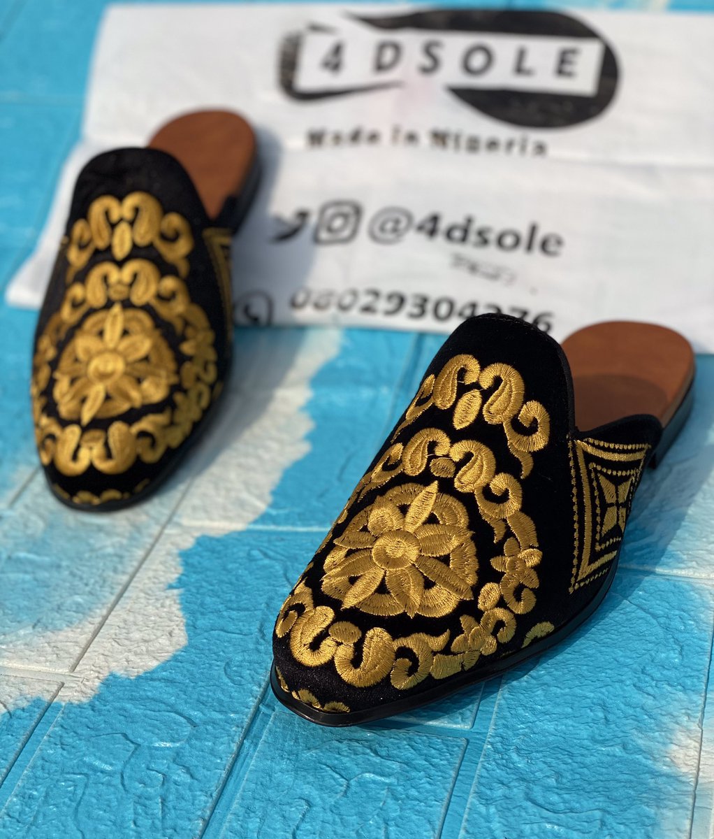 4dsole's tweet photo. @ruffydfire For your made in Nigeria shoes and slides.. delivery nationwide https://t.co/NHZ2mHiQCA