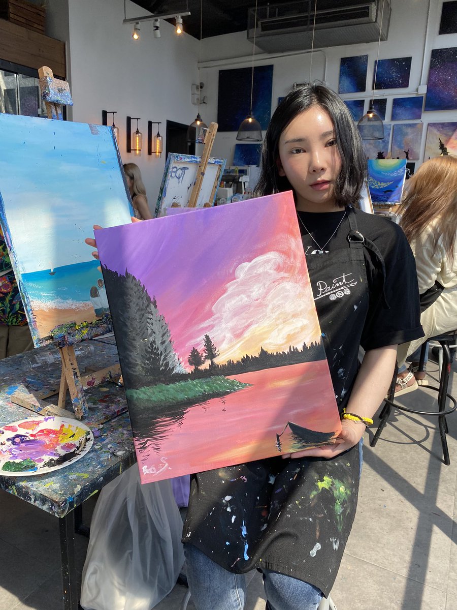 The last time I picked up a paintbrush was in 2008. I picked one up again today. 

Undoubtedly rusty, but I’m happy those two hours didn’t produce a disaster. 

(I tried acrylic for the first time.)