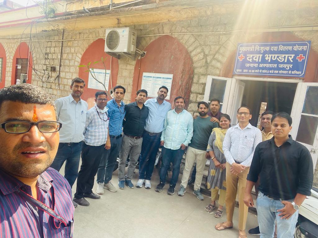 फार्मासिस्ट की वेतन विसंगति दूर करो सरकार #वादा_ना_भूलो_गहलोत_जी
#फार्मासिस्ट_कर_रहे_गांधीगिरी 
<a href="/ashokgehlot51/">Ashok Gehlot</a> 
<a href="/plmeenaINC/">Parsadi Lal Meena</a> 
<a href="/artizzzz/">Arti Dogra</a> 
<a href="/_lokeshsharma/">Lokesh Sharma</a>