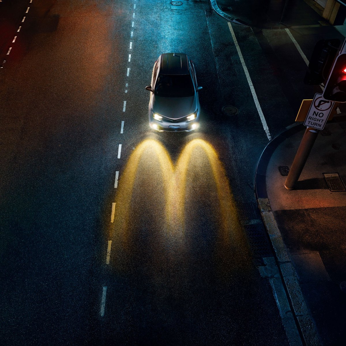 returnonart's tweet photo. The golden arches are everywhere. A series of McDonald’s ads from award-winning photographer Danny Eastwood (@make_strange).⁠
⁠
#artfeed#foodies#fun#burgertime#burgers#burgerlove#burgerlover#burger#mcdonalds#creative#commercial#advertising#photographer#photooftheday#photography https://t.co/U3KjuJgzY3