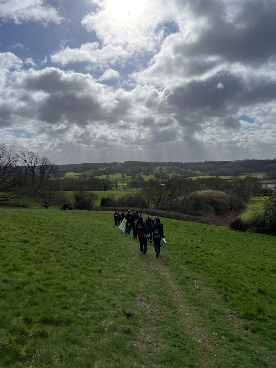 cathy_savage's tweet photo. Blustery day with our brilliant @Heathfield_CC Bronzes and superb #DofE team. Sunshine, showers, sheep and flowers 💐🌦️🥾 #saturdayworking #saturdaywalking!🤩 https://t.co/tyhe08YP9I