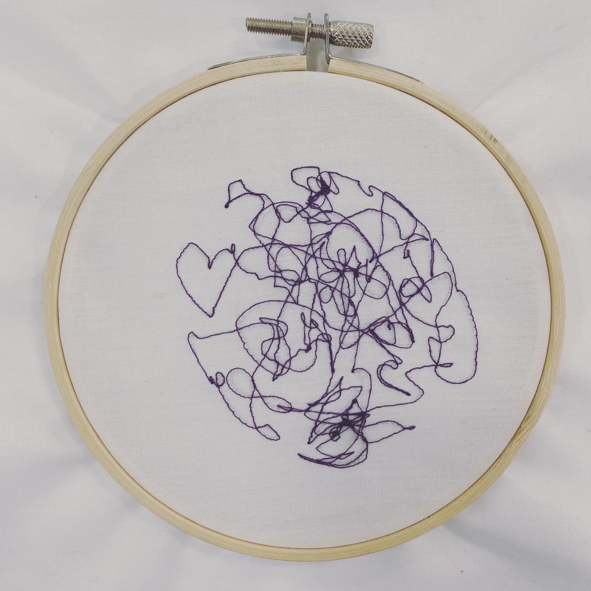 ArtMrsLewis's tweet photo. A little purple heart ๐ #freemotionembroidery #teachingtextiles #edutwitter https://t.co/uGtKb2nLBS