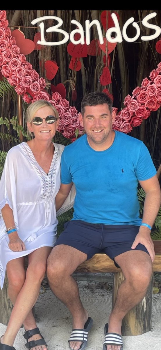 esthersmith212's tweet photo. Happy birthday to my best friend 🎂🥳💙!!!!  @deansmith212 https://t.co/ybBbEM7Osm