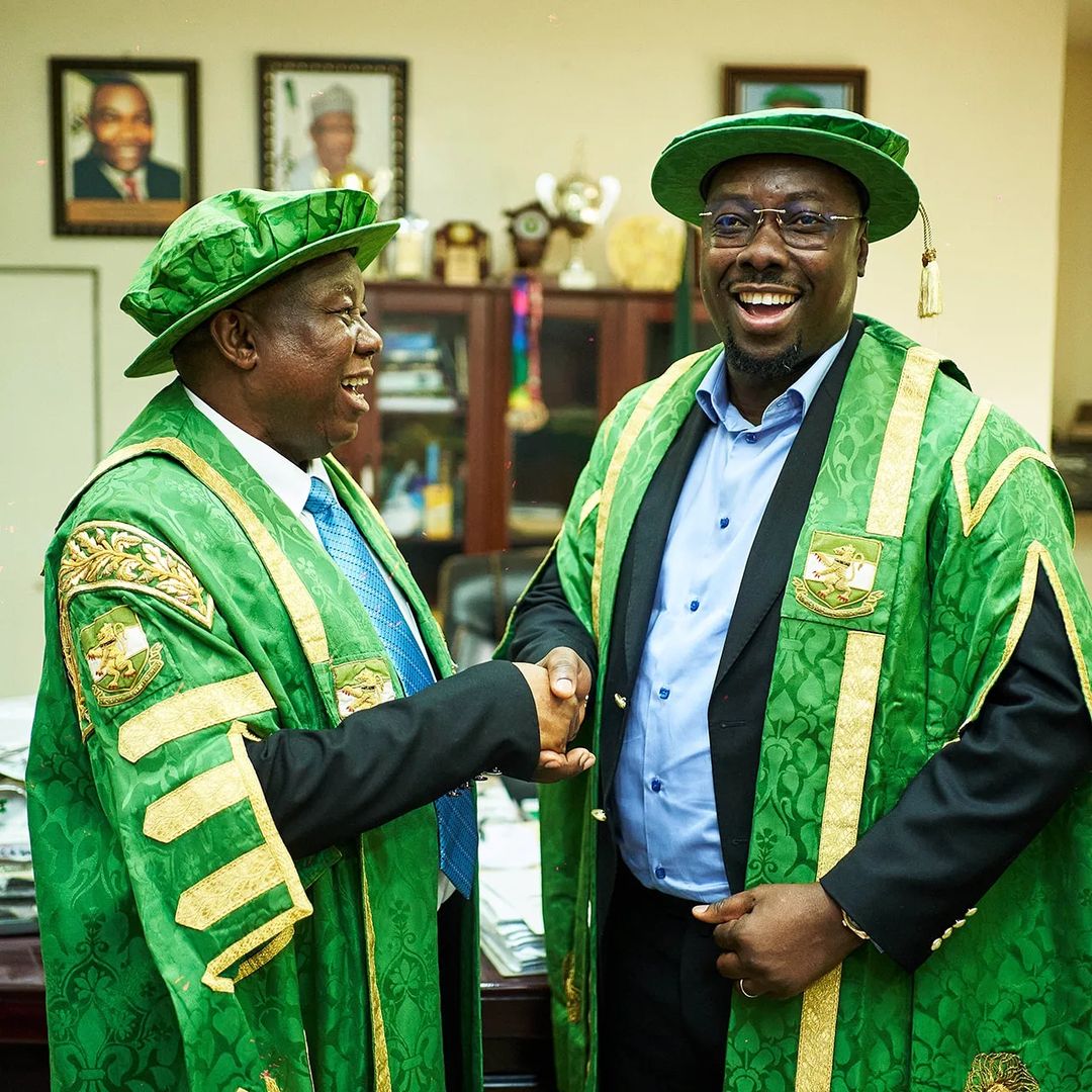 MobilePunch's tweet photo. PHOTOS: Obi Cubana Delivers Speech At UNN 50th Convocation

Popular businessman, Obinna Iyiegbu aka Obi Cubana, delivered the commencement speech at the  50th convocation of the University of Nigeria, Nsukka, in Enugu State, on Friday.

Sharing photos from the event on his https://t.co/ALUUpa1uTQ