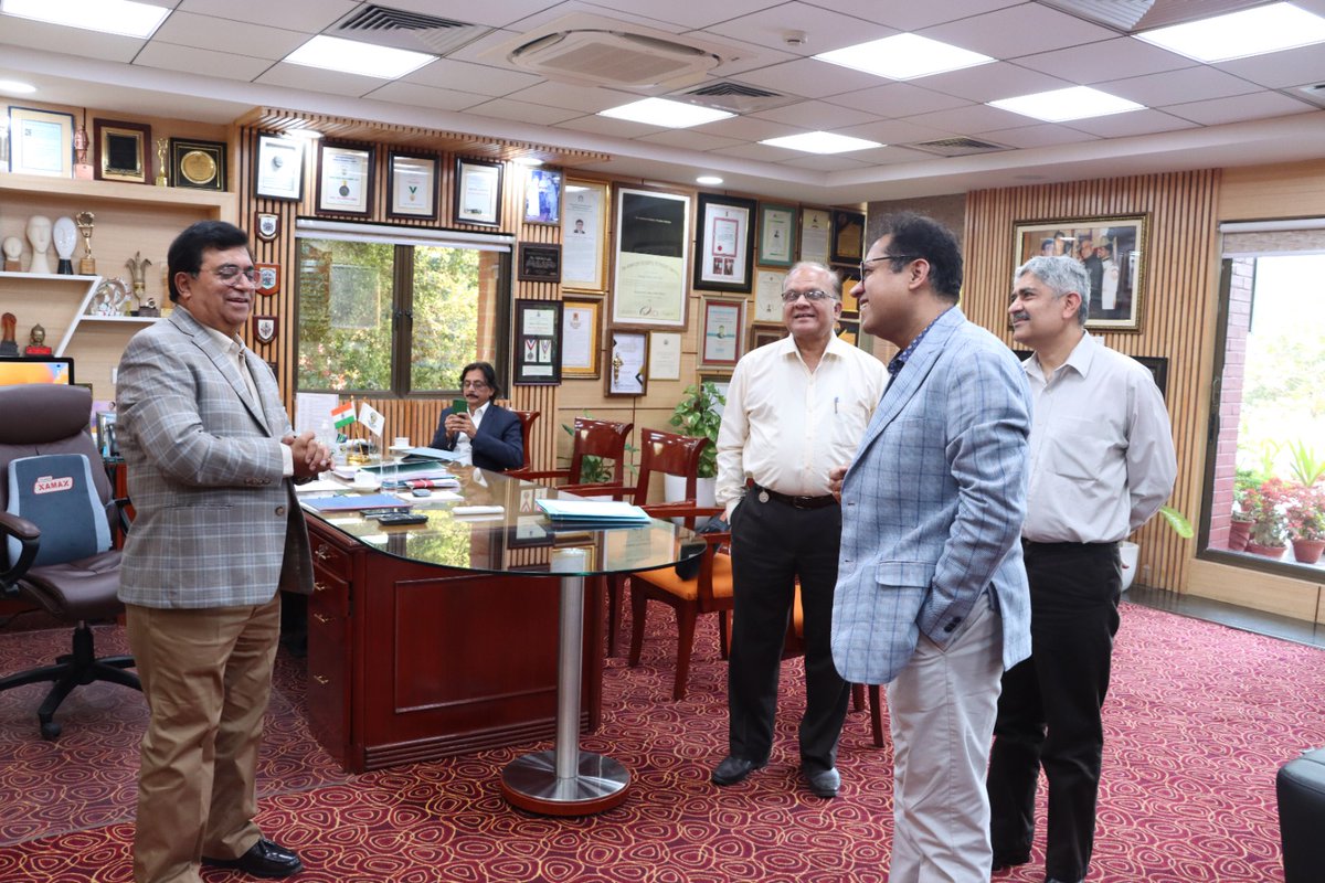 AdvanceDigiTech's tweet photo. MoU signed between @GGSIPUIndia, New Delhi &amp; @AdvanceDigiTech @ IP university Dwarka campus, on 24th March 2023.

https://t.co/8nCCw1pVMJ

MoU covers skill dev, internship and xchng programs bet leading RU academia and biz in areas  #Robotics, #ArtificialIntelligence, #Blockchain https://t.co/Wvy7Wv2Zlp
