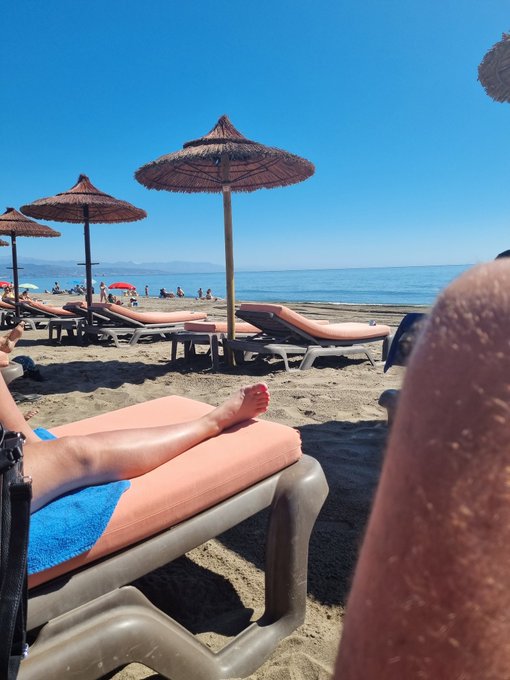 Living life to the fullest #Holliday #sun #Goodtimes ...... https://t.co/ricxKd0Rwd<a href="/tag/holliday"class="tags">#Holliday</a><a href="/tag/sun"class="tags">#sun</a><a href="/tag/goodtimes"class="tags">#Goodtimes</a>