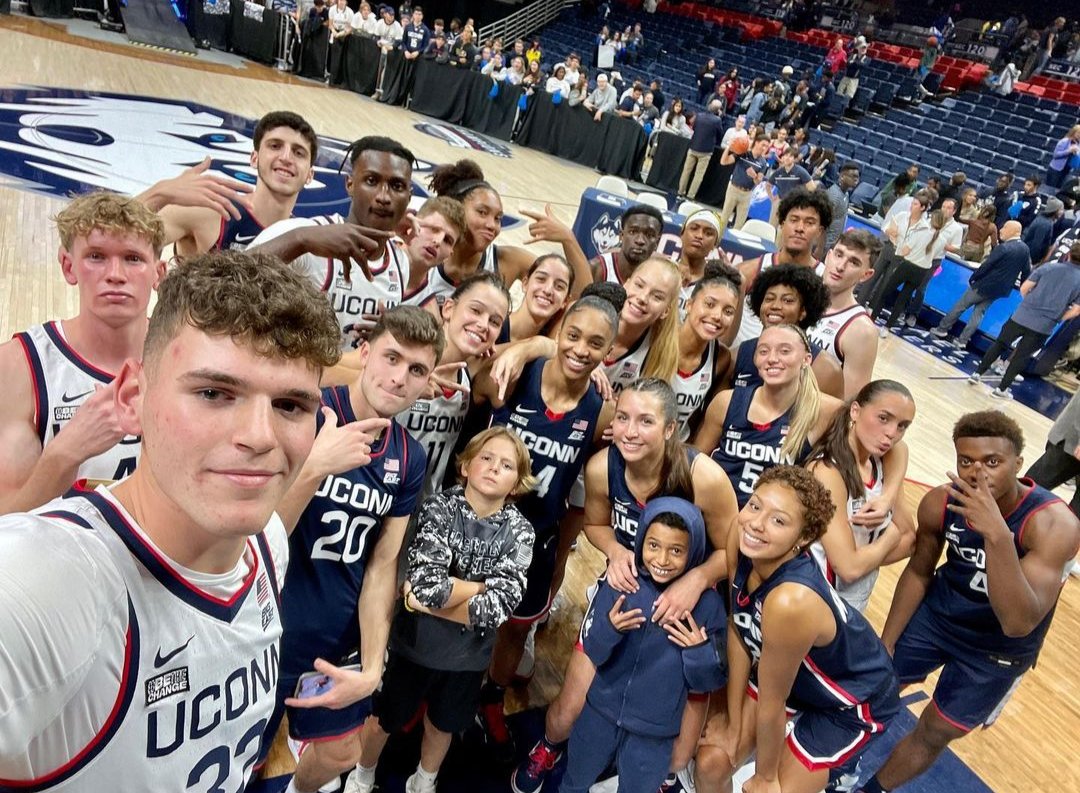 MarieLizLeBrun's tweet photo. UCONN DOUBLE GAME DAY LET'S GOOOOOOOOOOO https://t.co/tANmdh3v16