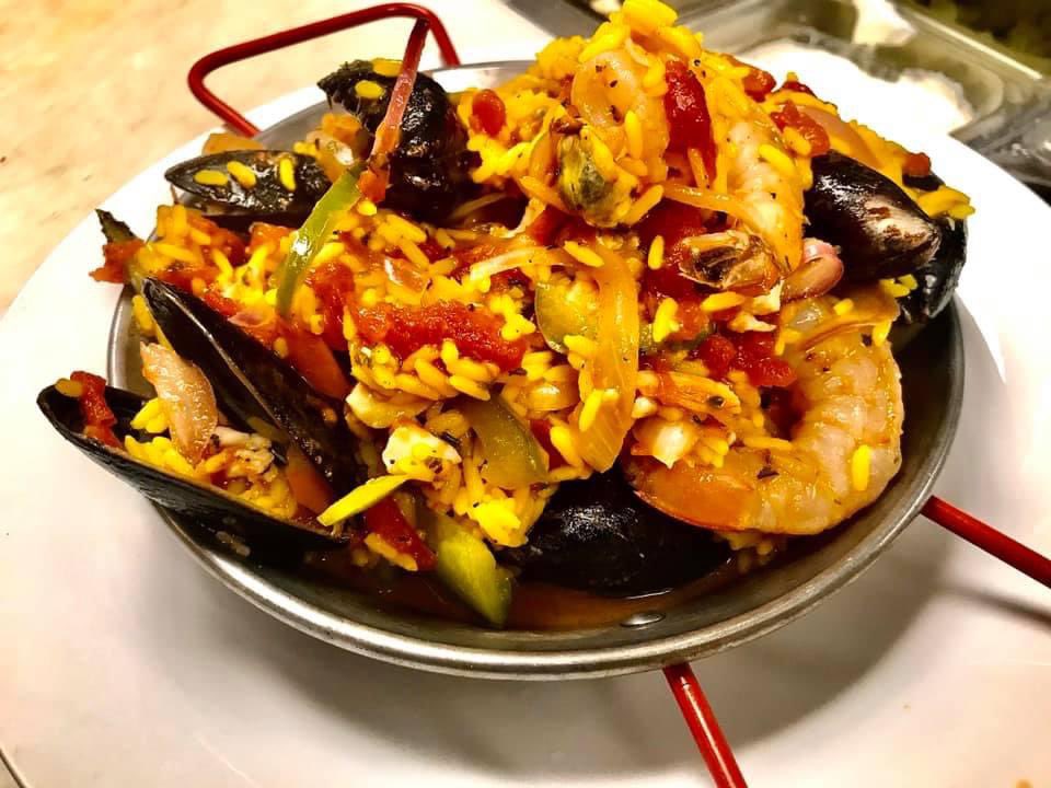 ironskillet6's tweet photo. Seafood Saturday. The best Seafood Paella in town. #seafood #greatfood #collingwoodontario https://t.co/Ehrw7XQJTp