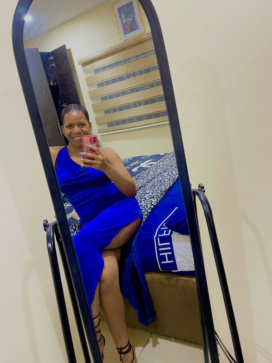 #HAPPYBIRTHDAY 

I am not holding back any joy today. I will love every minute of today and laugh as much as possible because it is my day. Heartfelt Birthday to me♥️