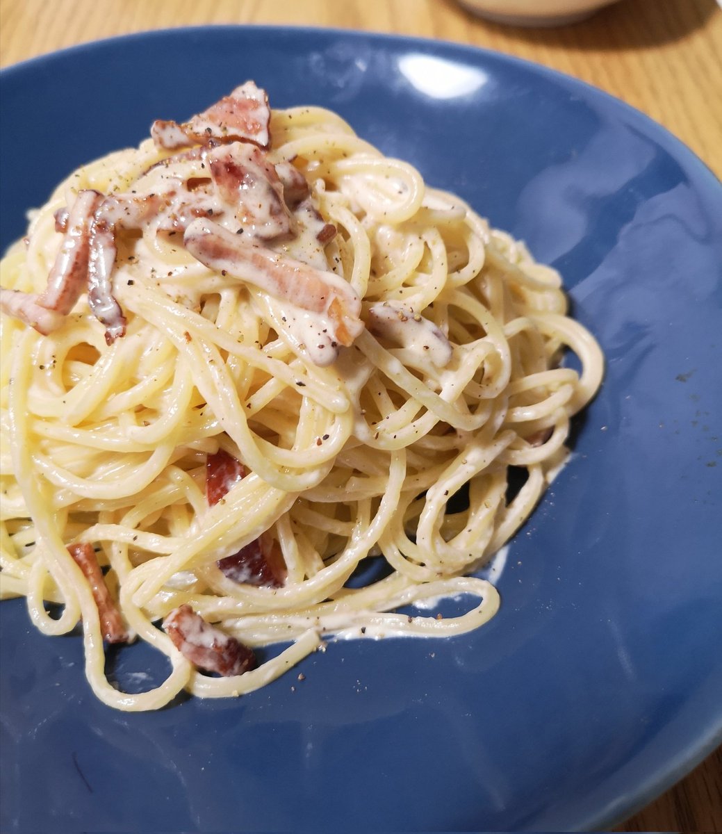 ken29saita's tweet photo. 雨続きの休日、パスタ作ったりして過ごしてる🍝 https://t.co/qaZe375gEO