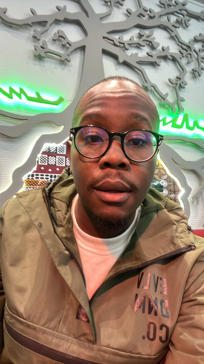 khayamthethwa's tweet photo. Kicking off my last show on @KayaON959 - it’s a been a beautiful ride on the street and on the air! Thank you guys for the beautiful moments we’ve shared on air!! #OnThatNote https://t.co/qWvfp5VIYo