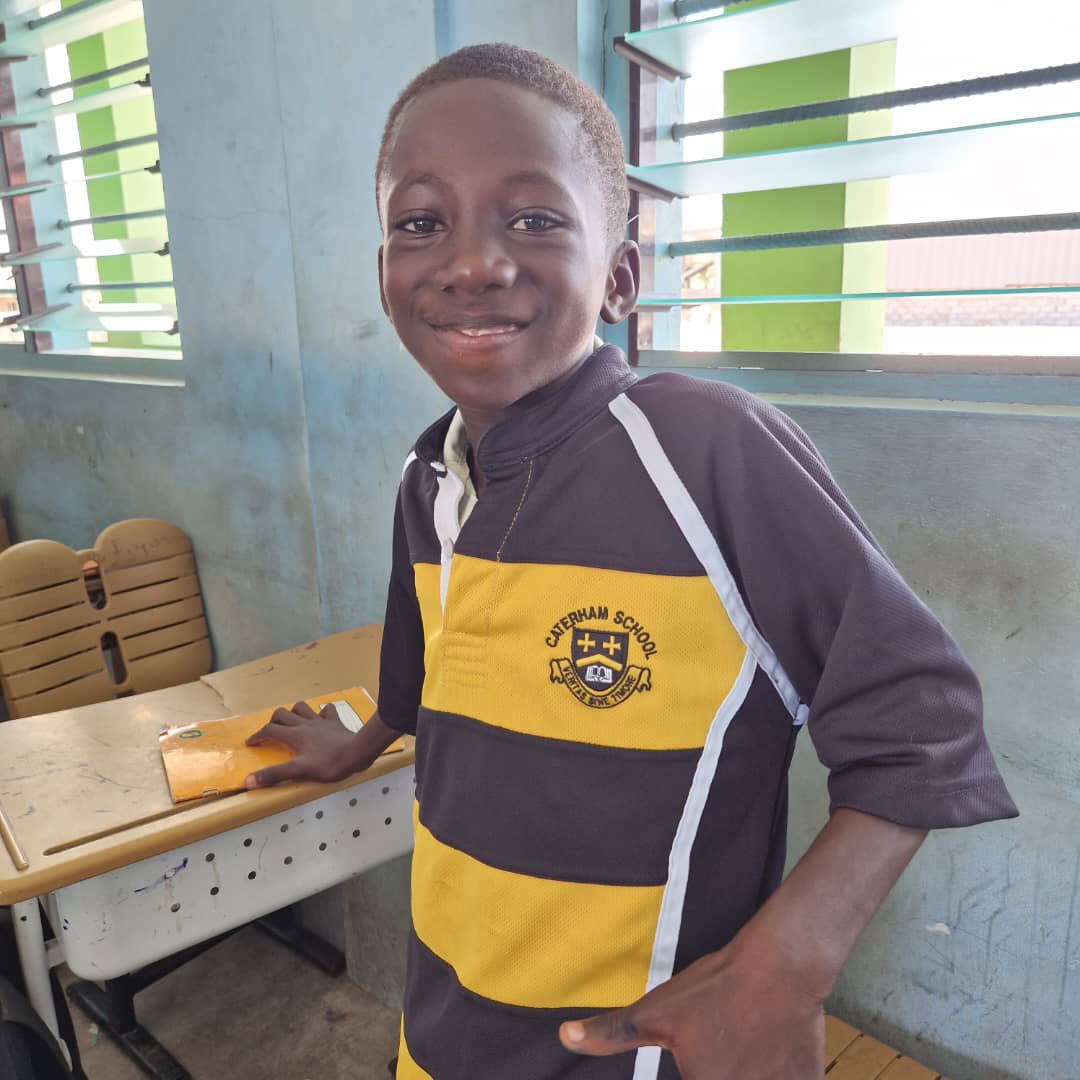 Thanks to @Caterham_School @CaterhamPrep and their donation of old style branded sports kit, the 300+ pupils at Future Leaders School 🇬🇭 now have kit for PE lessons and tournaments 🏀⚽️ This kit will be back on the pitches where it belongs next week @akwaabavols #sportforgood