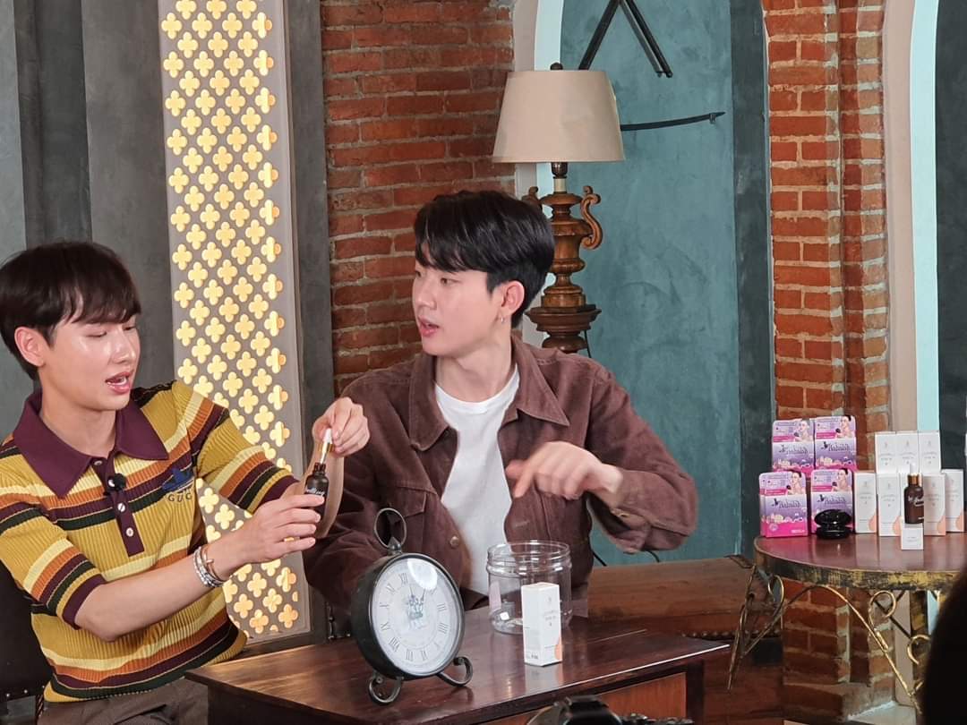 Spellingshopp's tweet photo. ป๊าปี๊เลิฟ เราก็เลิฟ หอมส้มแบบตะโกนนน 🍊
#spelling คัมแบล็ค #ออฟกัน https://t.co/E5yWpajMel