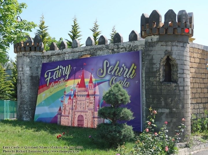 coasterpedia's tweet photo. ✨️Fairy Castle✨️ https://t.co/gkgFDiVdHL
