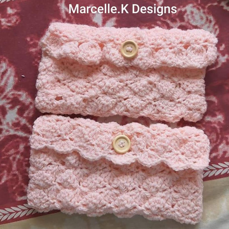 These pretty Boho style purses are lined with cotton material and have been hand crocheted by @Sinbad2008White 

Find these in their #ConsciousCrafties shop here ow.ly/FFyg50Nl4z3

#SBS #SBSWinners #HandmadeGifts #CrochetGifts #HandmadePurses #CrochetPurse #BohoStyle