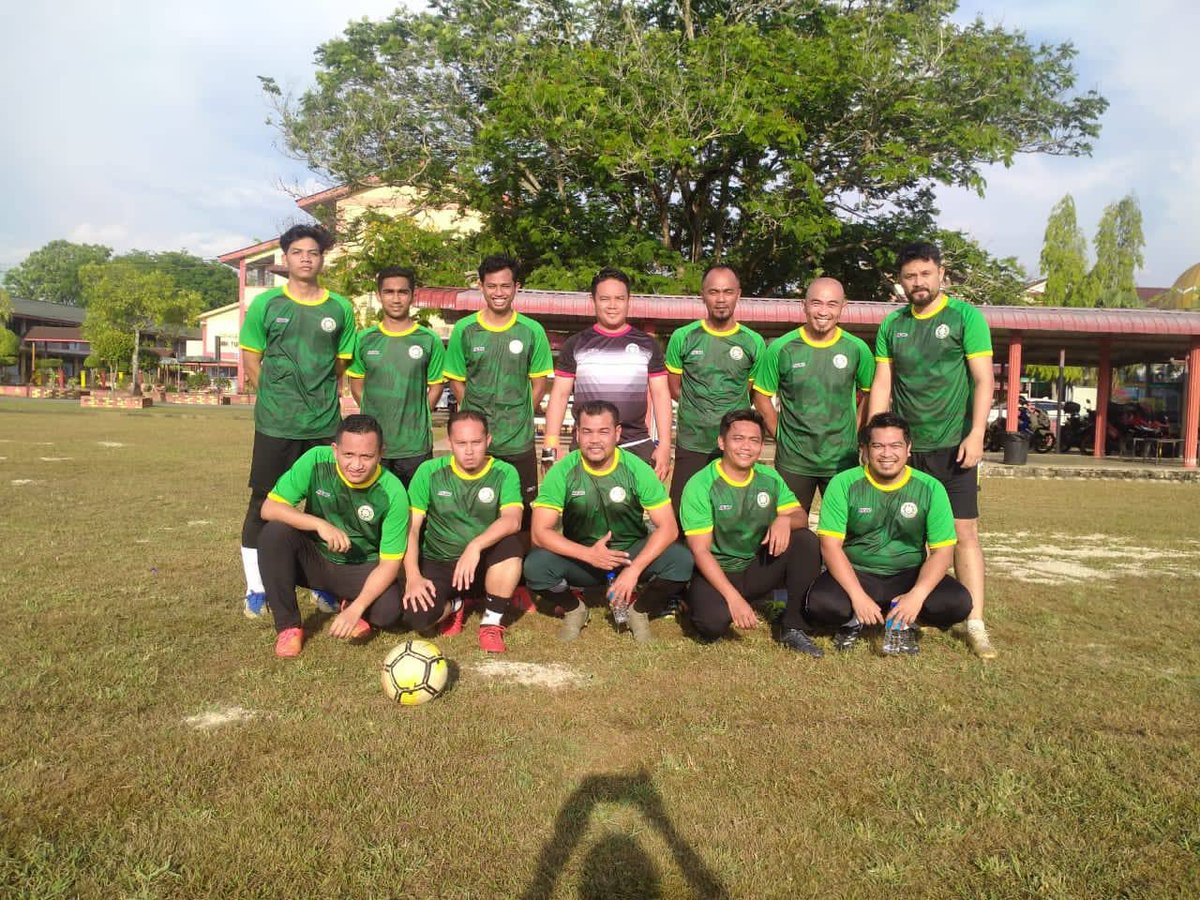 jkrckmintern's tweet photo. Rabu 22/3/2023
- Mengemas segala peralatan digunakan oleh mesyuarat agung tahunan JKR CKM
- Menyertai Perlawanan Bola Sepak antara Pasukan CKM Kedah FC Dengan Pasukan Yarabi All-Star FC Di Padang SMK Tunku Malik
@EnCiK_JM1
@JKRCKMKedah
#internfebjun2023
#ckmkedah https://t.co/uGuVnRuws1