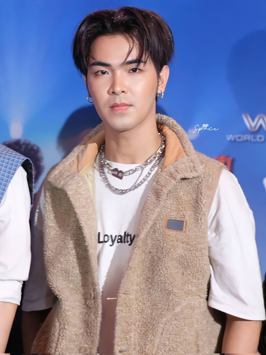 APfanns's tweet photo. So handsome 💖🤍 

📸250323 
#BBTSXTRAGREET #boybandtheserie #apxi #arm_xi #armboonyavanit #xi https://t.co/AaAIoZk06T