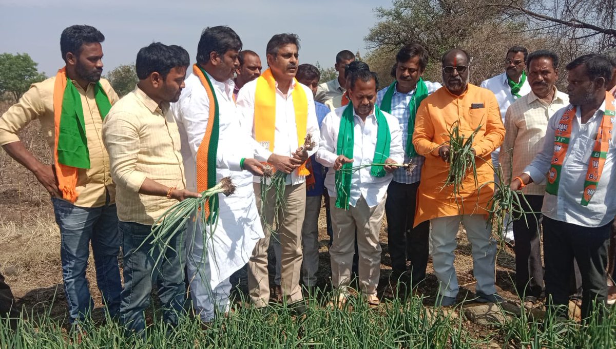 KVishReddy's tweet photo. Visited Hail Storm hit Marpally farmers last week. Farmers suffered huge losses due to unprecedented hail stones that piled us almost 10". The ice did not melt for 3 days.

KCRao did not pay state share premium for the central govt crop insurance PMFBY.  KCRao misleading farmers https://t.co/9T5gMzI9gU