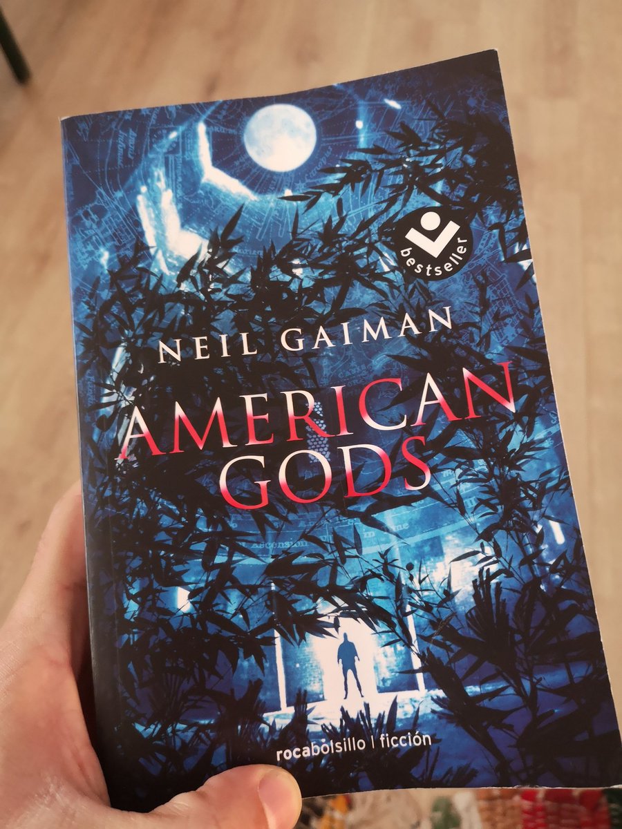 This is my actual fiction book. American Gods by <a href="/neilhimself/">Neil Gaiman</a>. Bought in <a href="/La_Central_/">La Central</a> com si el llibre m'hagués estat cridant des de la prestatgeria de la secció. The tale I needed right now. Sobria, fàcil, entretinguda, i, sobretot, de bolsillo per poder llegir al metro🚇