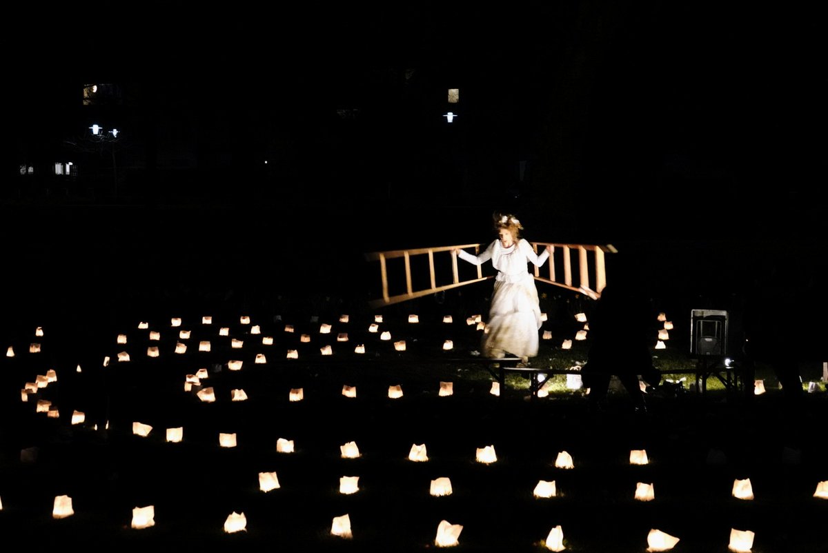 fotoaufnahme's tweet photo. Am gestrigen Abend war der erste von zwei Open-Air-Veranstaltungsabenden im Stadtpark in Dinslaken. Das #LabyrinthderLichter insziniert durch das #TheaterAnu in mehr als 3000 Kerzen. #DINEvent https://t.co/o32OAB7r0X