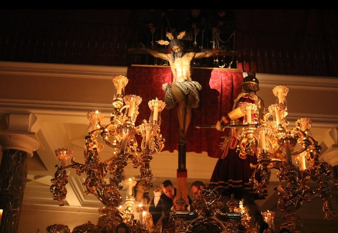 amorutrera's tweet photo. TRASLADO del Stmo.Cristo del Amor a su paso de salida.Después de la Eucaristía de 20.00h.

📸José Manuel Caro Caro https://t.co/6Ce8Ek4rEh