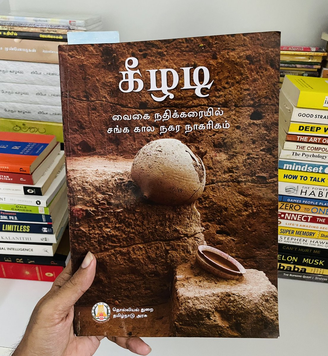 neelan1946's tweet photo. #BookNo:6 #2023BookReadingchallenge “கீழடி” வைகை நதிக்கரையில் சங்க கால நகர நாகரிகம்.. it’s glimpse of keezhadi Research. Very good initiative by TN government to release this book #தொல்லியல்துறை #tamilbook #BookTwitter #BookRecommendation https://t.co/9MEK64fCHP