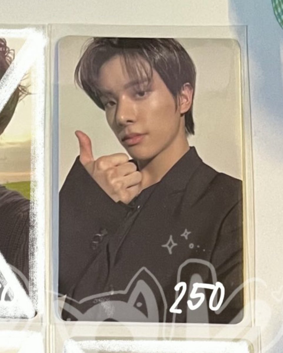 LAST 2 PCS AVAILABLE ! get nyo na silaa 🥹 

🖇️ wts lfb ph tingi jake selca pc dimension answer d:a no ver memories dvd rpc enhypen