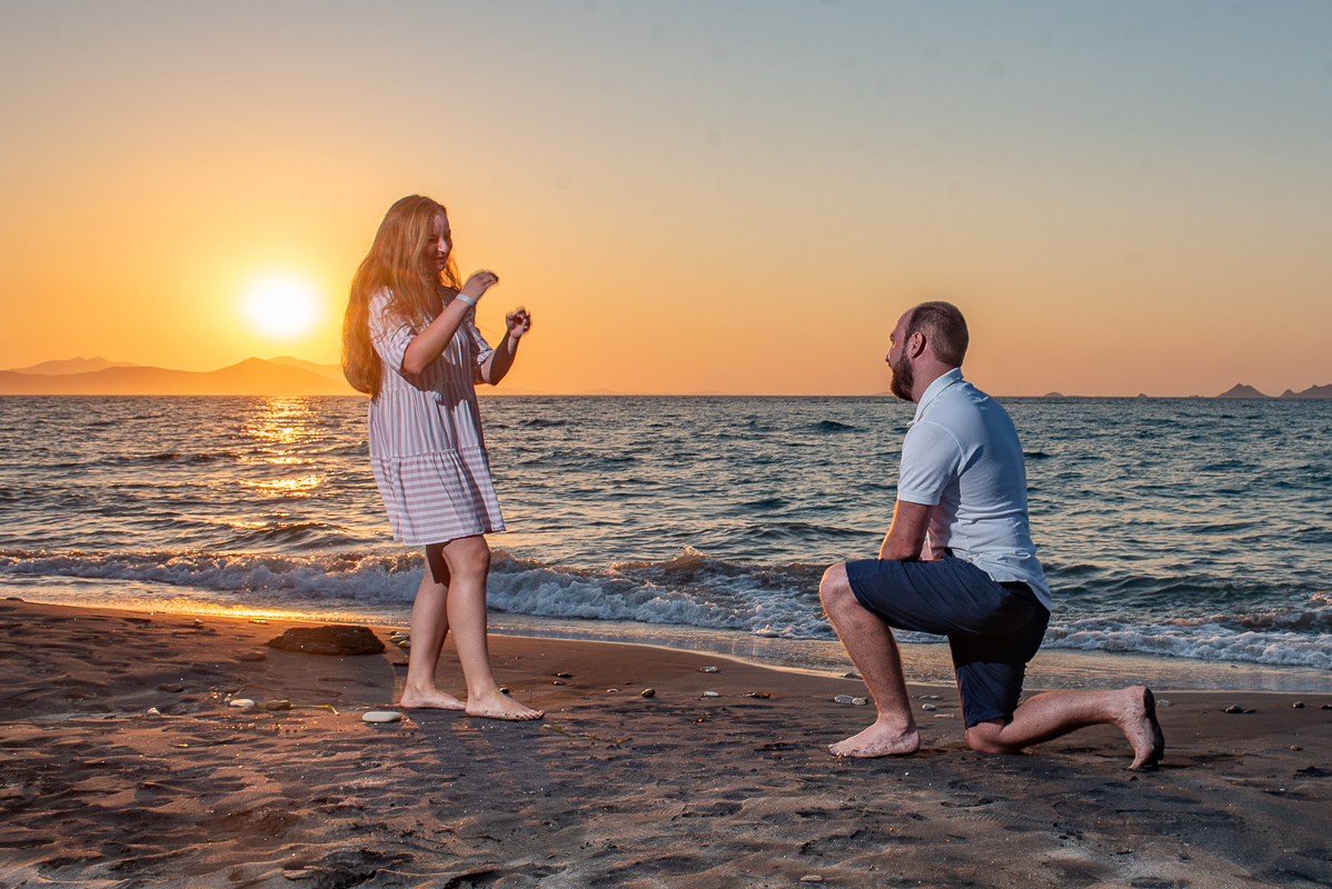 ChrisPapas6's tweet photo. #surprise #Proposal in #Greece #sunset https://t.co/bnv4YvrUzo
