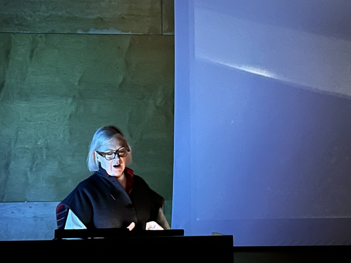 sofafridays's tweet image. Big THANK YOU to ELIZABETH PRICE for joining us today and talking us through a myriad of practices and ideas. Thanks also to Marcus Jack for chairing, to @fdjardine and @Panel_Glasgow, &amp;amp; to our astute panel, Emma Aars, Olivia Wiles, James Epps &amp;amp; Mira Knoche ✨