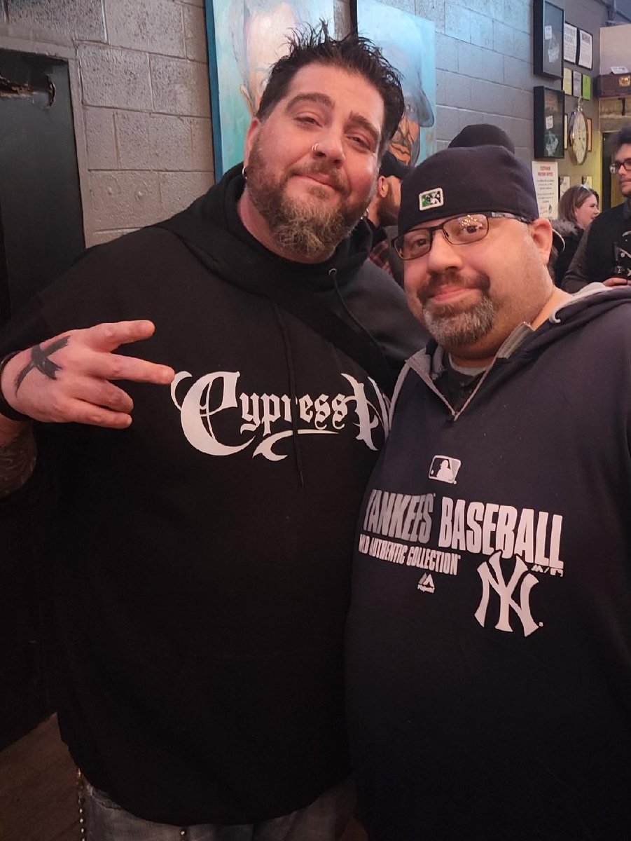 Jacula52's tweet photo. Amazing show in #RochesterNY and best part I got to meet the man himself @bigjayoakerson #cracklecrackle https://t.co/p4M4XKL1Ha