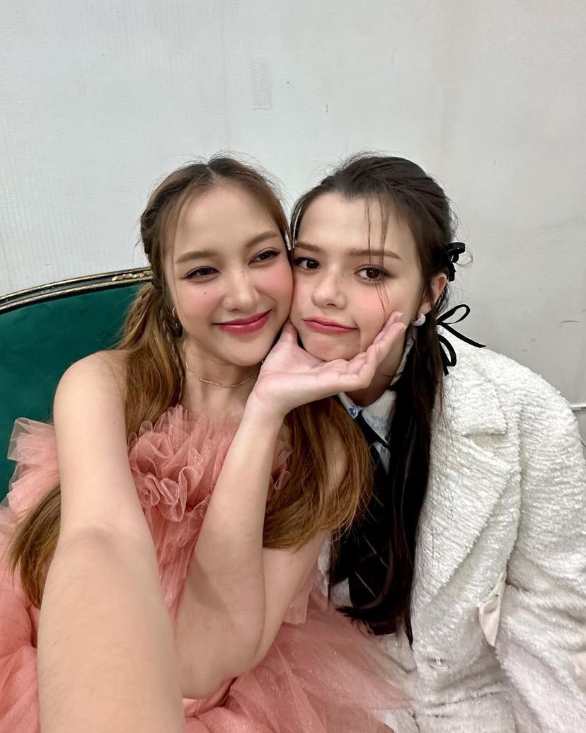 kiasmeteor's tweet photo. ㅤ

𝙨𝙠𝙩𝙣𝙠𝙖𝙗𝙚𝙘𝙚 Sama nih kayak konsep @WeAreIRIX. Terus! Mereka tuh konsernya hari ini! Banget! Mesti kepoin banget mereka konser. Plis ceki ceki. #𝐈𝐑𝐈𝐗_𝐂𝐀𝐒𝐄𝟎𝟎𝟏

View all 887 comments

ㅤ https://t.co/Xhj2LKL3ly