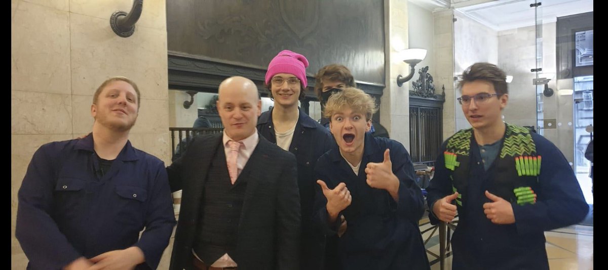 discduo updates on Twitter " ☀︎ A fan’s dad met Tommy & shared some