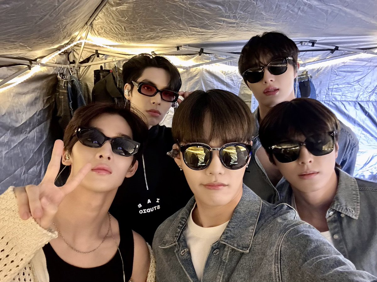 cixbabbles's tweet photo. 230325 Seunghun ☕️ FC

“We're the perfect team”

#CIX #씨아이엑스 #BX #승훈 #배진영 #용희 #현석 https://t.co/wezn59zSys