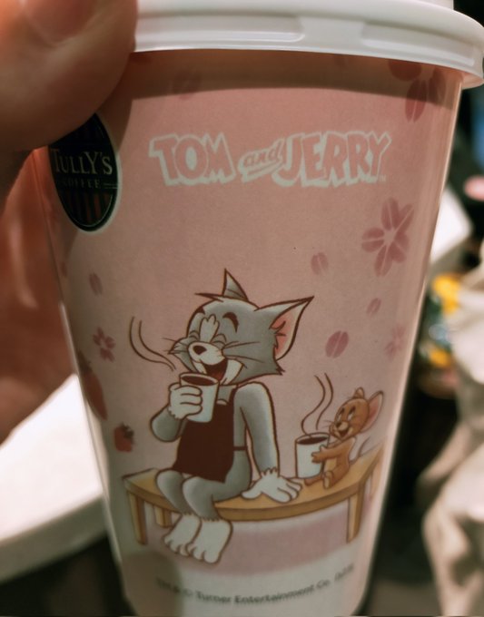まえにタリーズのカードを頂いたのでタリーズきたんだけど、めちゃめちゃおいしい!いつもスタバばかりだったからなんか新鮮だ…ありがとうございます…! 