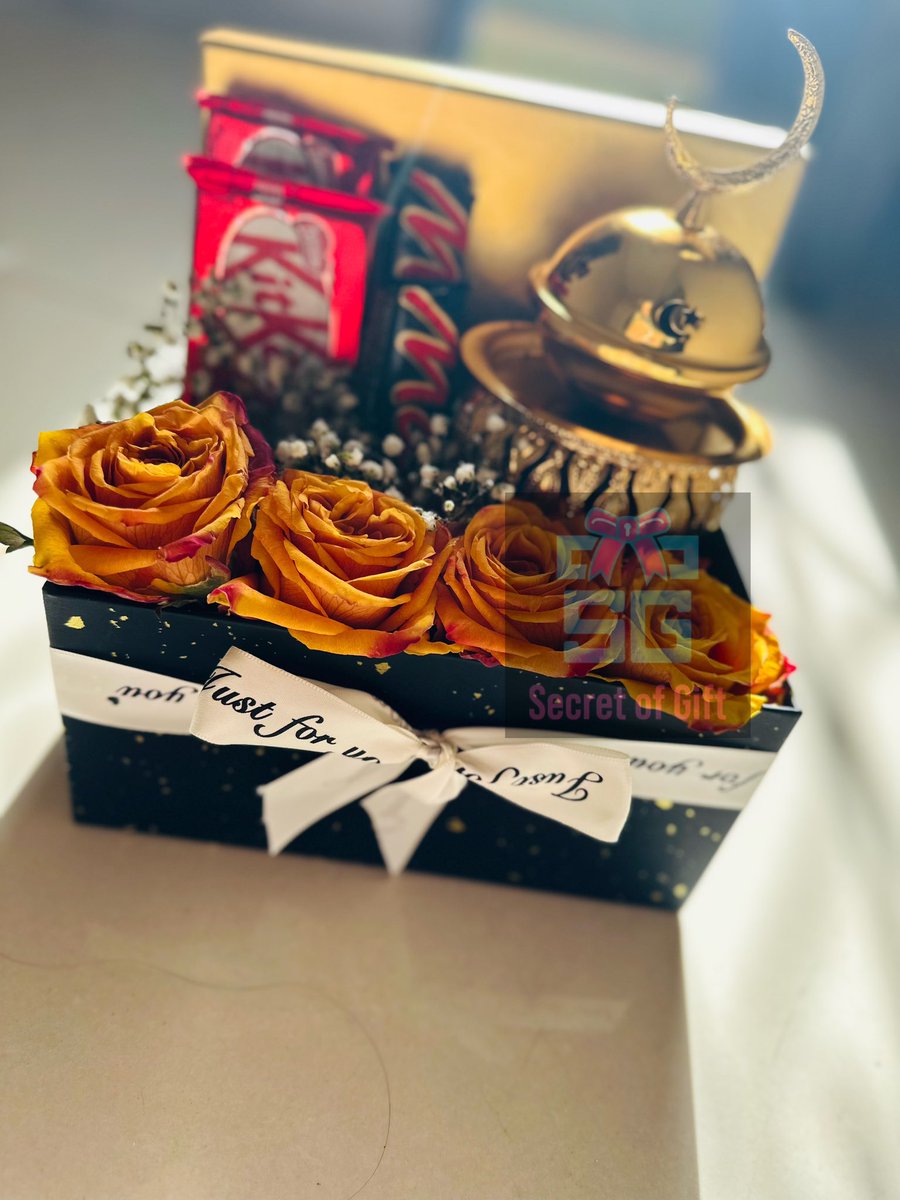 Secretofgift1's tweet photo. ♥️♥️ هدية رمضان 

هديه لي خطيبتو ♥️♥️ بمناسبة رمضان قال لينا بتحب البخور شديد فعملنا ليها فانوس فيهو مبخر ♥️
واختار ليها الشوكلاتة البتحبها وورد♥️♥️

كتب ليها
رمضان السنة دي غير معاك ♥️ 
الله يديمك لي وكل رمضان وانتي معاي♥️♥️

كسرة
ورونا بتحبو شنو في رمضان؟! https://t.co/cscGPW8PrS