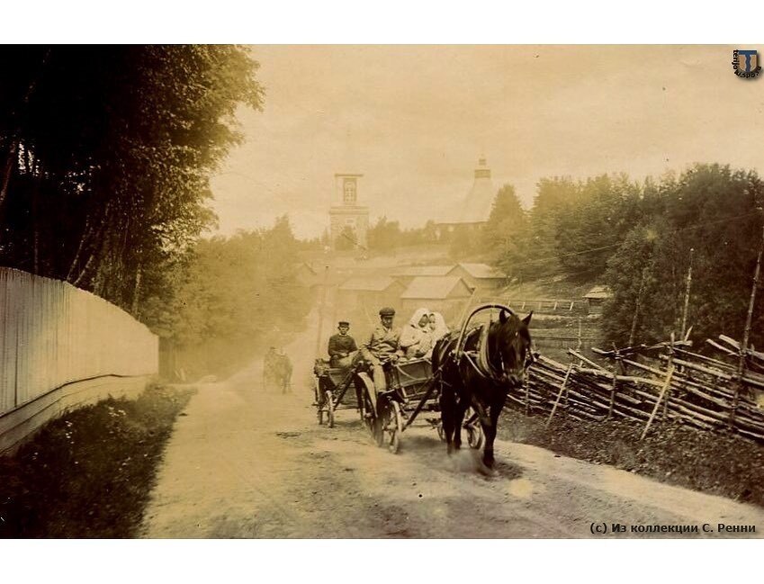 terijoki's tweet photo. Уусикиркко, Киркконкюля (церковная деревня), 1900-е годы. На заднем плане видны очертания кирхи с колокольней. Любительское фото.

Из коллекции С. Ренни

#Уусикиркко #Uusikirkko #Поляны https://t.co/qVI5gdYnpB https://t.co/0MJ1hy230Y