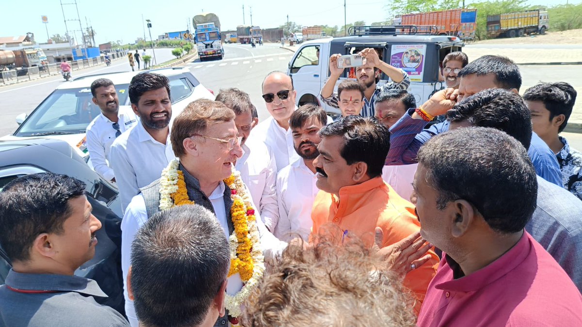 ManojChawla223's tweet photo. जावरा प्रवास के दौरान माननीय श्री विवेक जी तंखा का स्वागत सत्कार किया गया ।
@VTankha https://t.co/Pky9hQCfIK