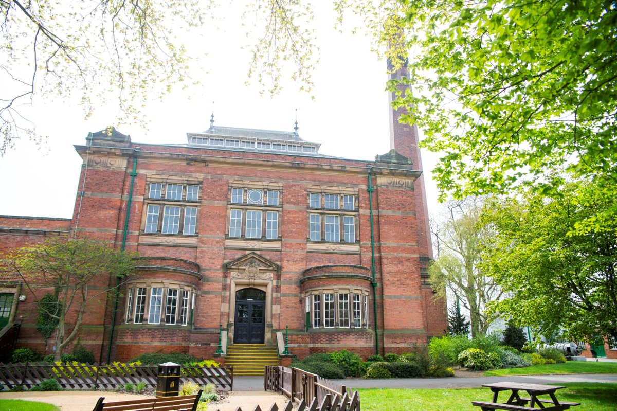 Steam with the team and enjoy guided tours of the Beam Engine in action at #AbbeyPumpingStation.

Join a tour of Abbey Pumping Station Museum at 11am, 11.30am, 12pm, 12.30pm, 2pm, 2.30pm and 3pm today.
Full details here: ow.ly/ZBli50NpVck