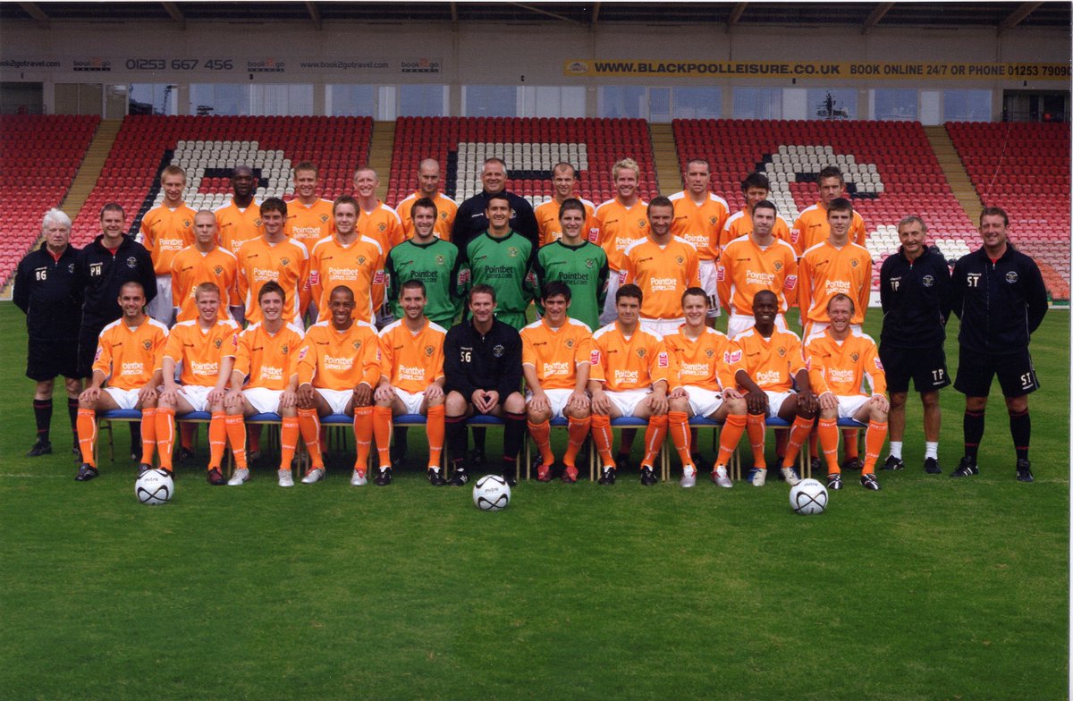 Happy 36th Birthday today to former Pool striker .... Sean Paterson <a href="/seanpaterson29/">Sean Paterson</a> 

Sean is on this 2006/07 teamgroup, top row, 5th from the right

Hope you have a great day Sean !
👍😁🎂⚽️🥅🍊💚🍀

#HailHail
