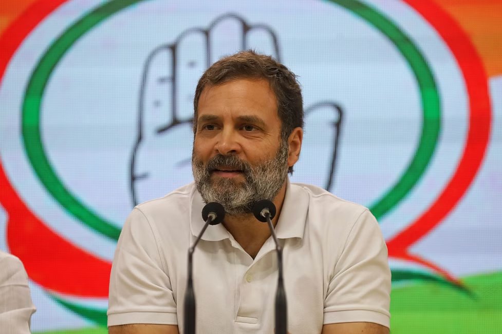 Surya_BornToWin's tweet photo. My Name Is Not Savarkar, Won't Apologise!

@RahulGandhi says in the Press Meet https://t.co/R0IBQrrL6U